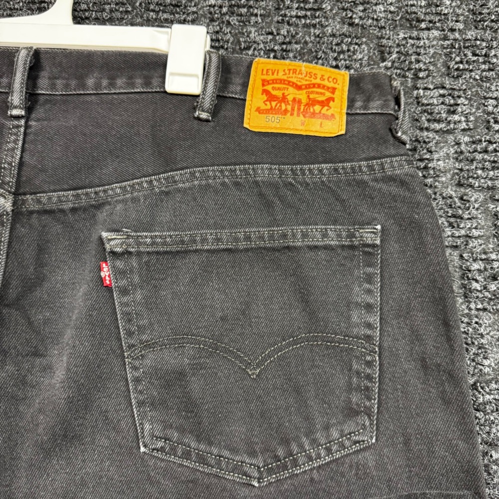 Levis 505 Mens Regular Fit Black Denim Jeans W48 L30 Distressed Straight Leg